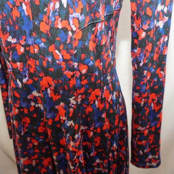 HD in Paris Saraid Long Sleeve Red Floral Print Swing Fit to Flare Dress M - Picture 5 of 11